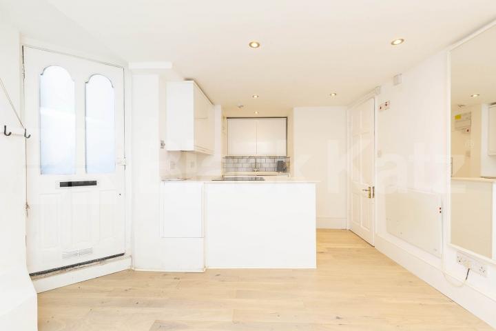 Recently refurbished Studio located on a tree lined street in Highbury Northolme Road, Highbury